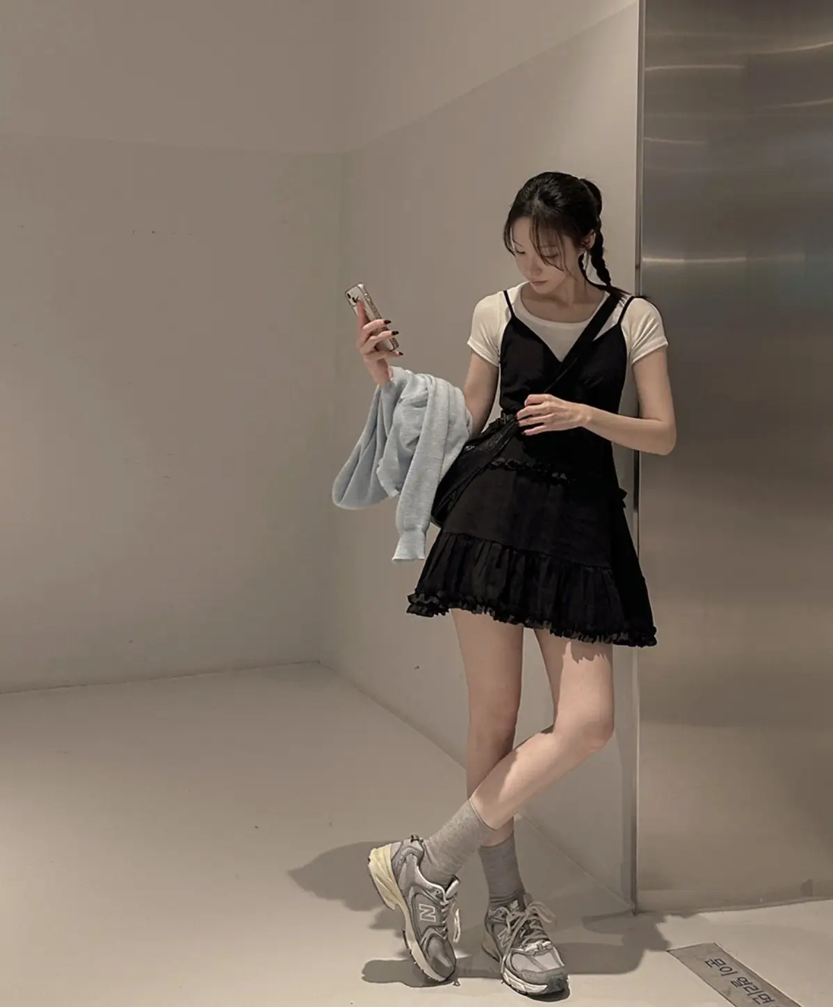 프릴 디테일 민소매 원피스 상세 이미지 47