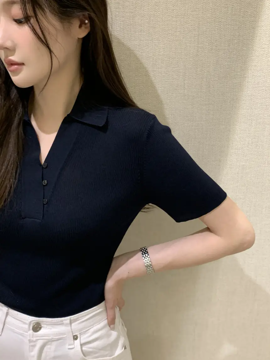V넥 사선 버튼 반소매 니트 상세 이미지 18