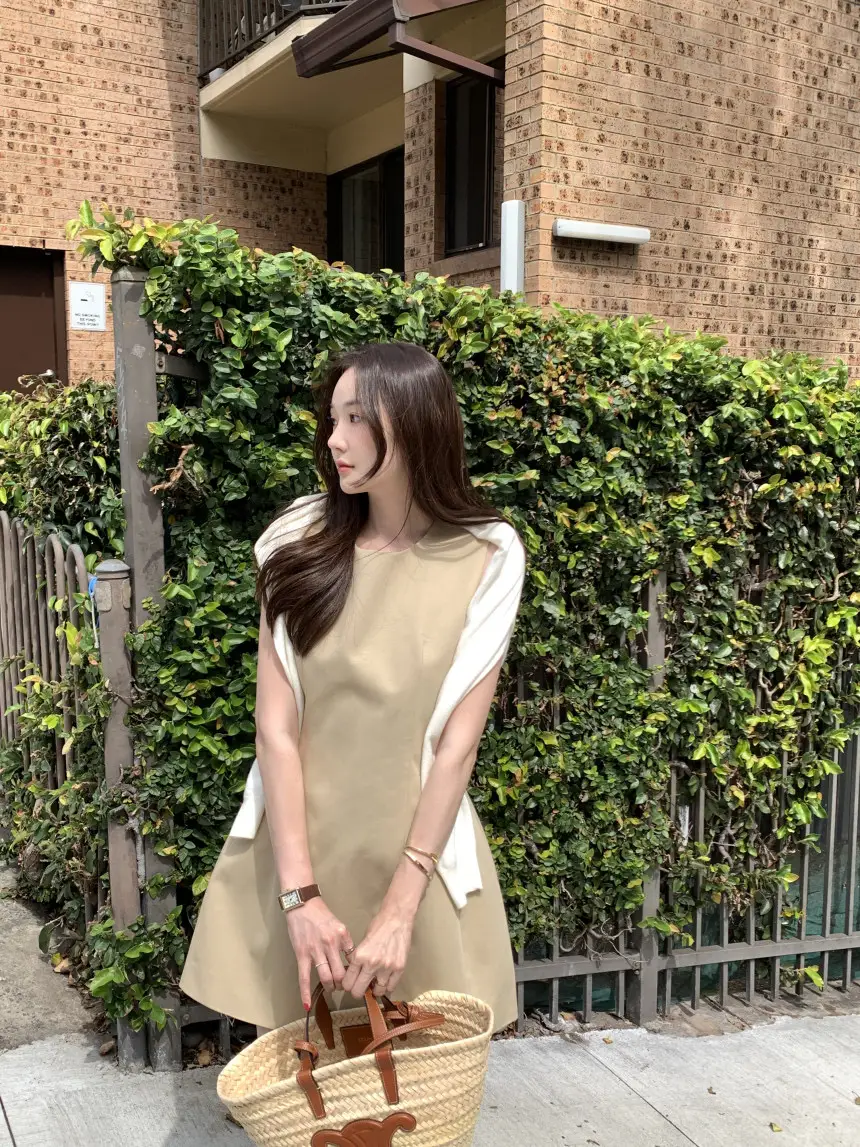 프렌치 심플 라운드넥 민소매 원피스 상세 이미지 6