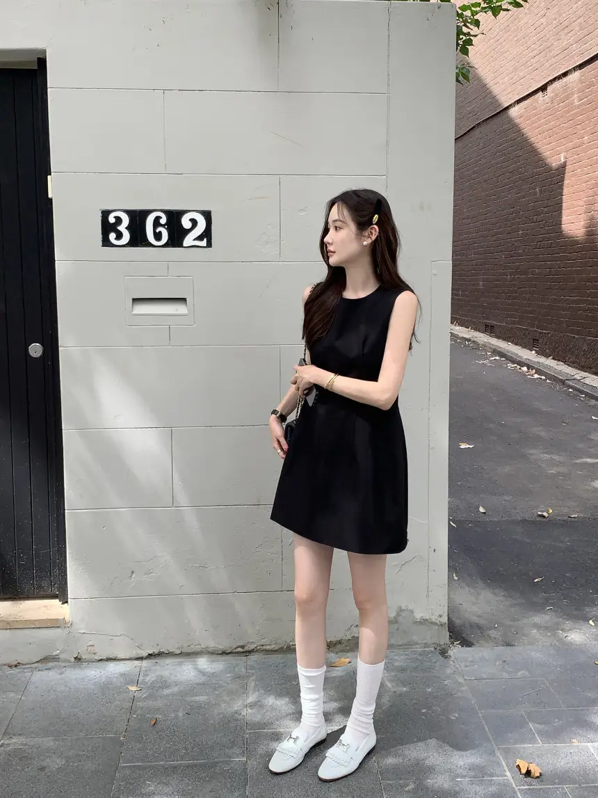 프렌치 심플 라운드넥 민소매 원피스 상세 이미지 13