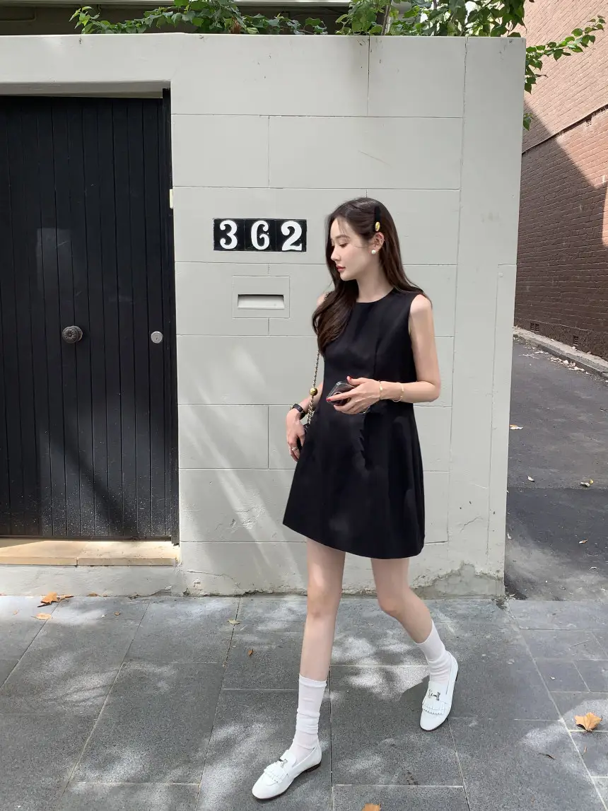 프렌치 심플 라운드넥 민소매 원피스 상세 이미지 16