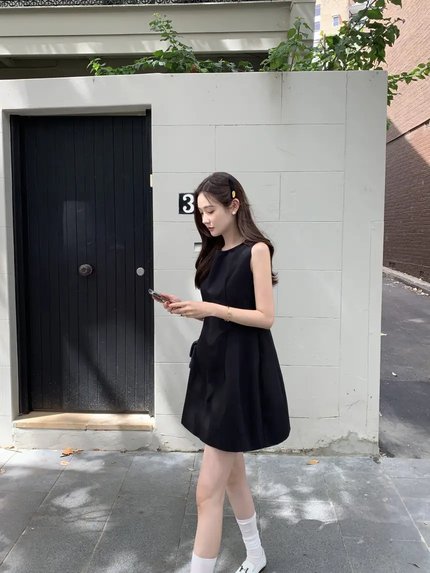 프렌치 심플 라운드넥 민소매 원피스 상세 이미지 17