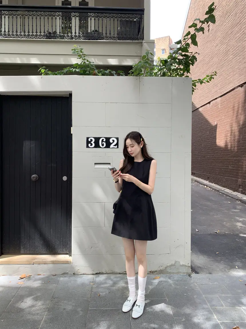 프렌치 심플 라운드넥 민소매 원피스 상세 이미지 20