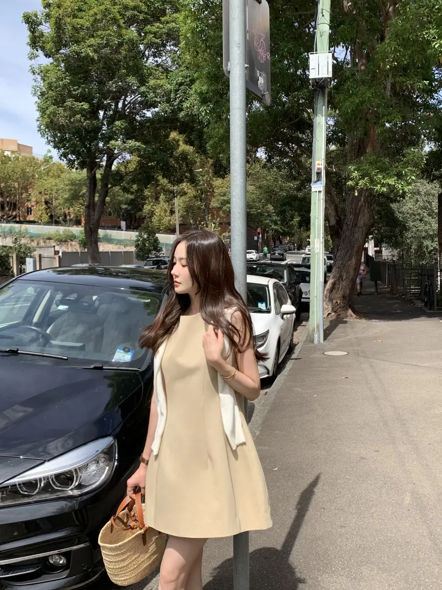 프렌치 심플 라운드넥 민소매 원피스 상세 이미지 23