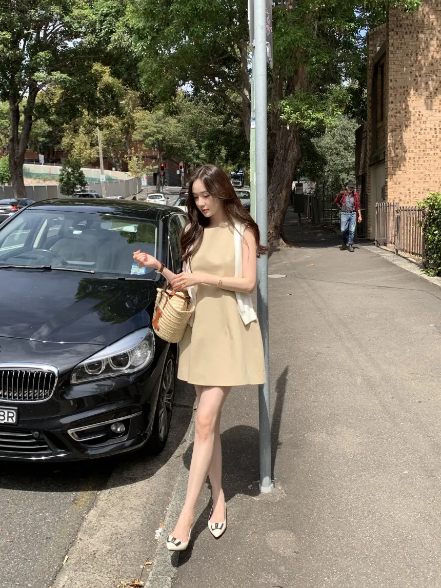 프렌치 심플 라운드넥 민소매 원피스 상세 이미지 25