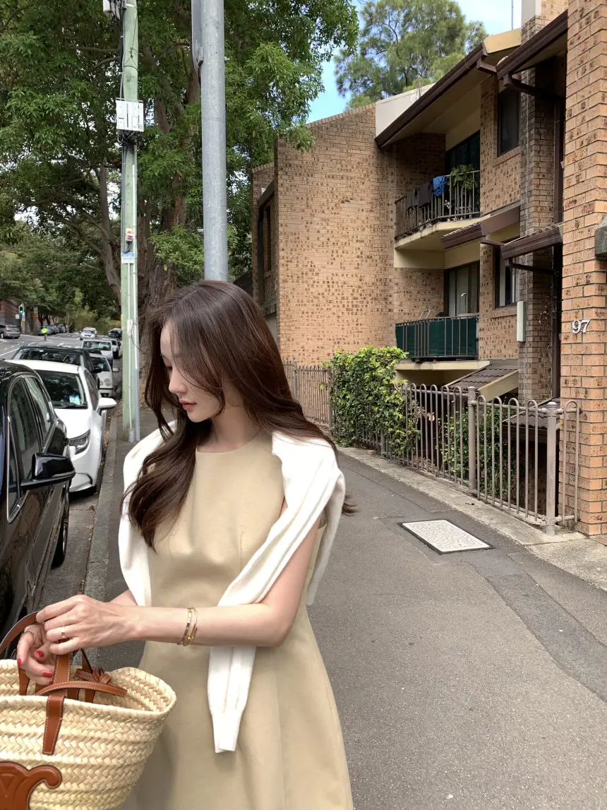 프렌치 심플 라운드넥 민소매 원피스 상세 이미지 30