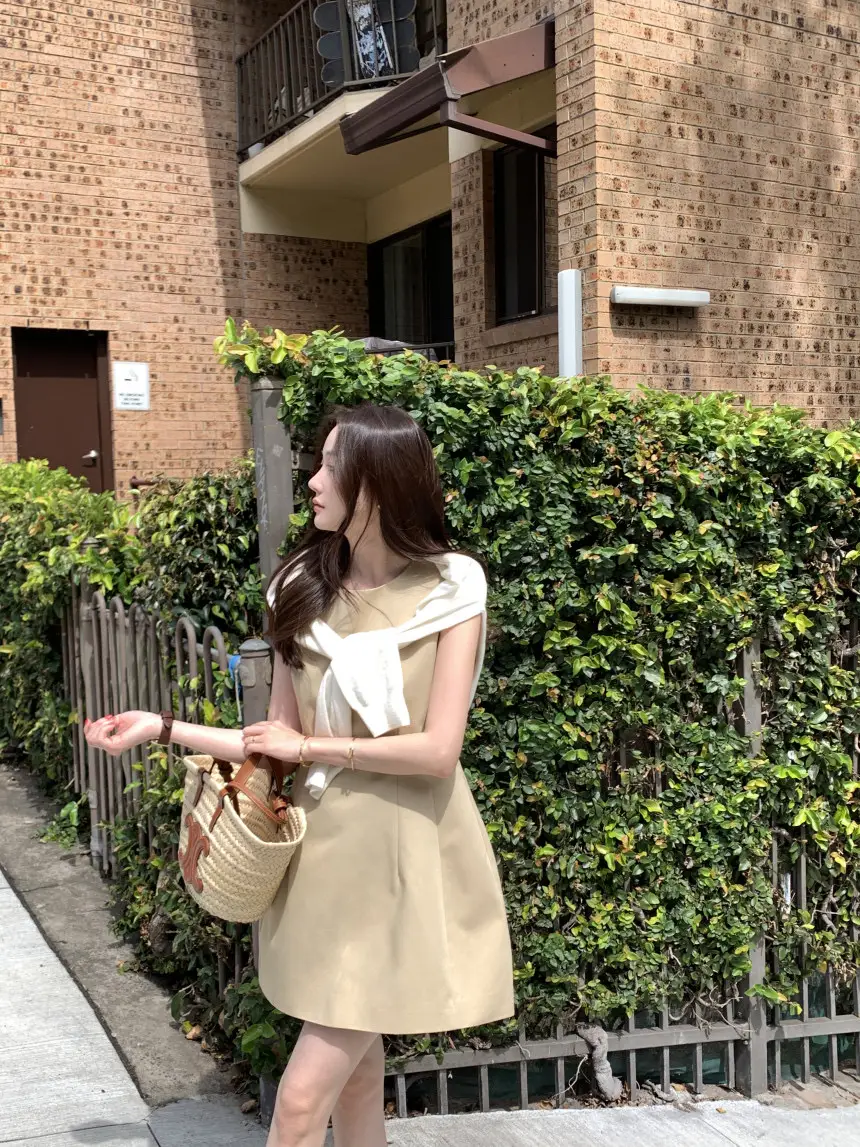 프렌치 심플 라운드넥 민소매 원피스 상세 이미지 32