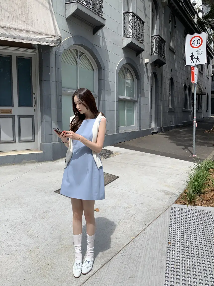 프렌치 심플 라운드넥 민소매 원피스 상세 이미지 46
