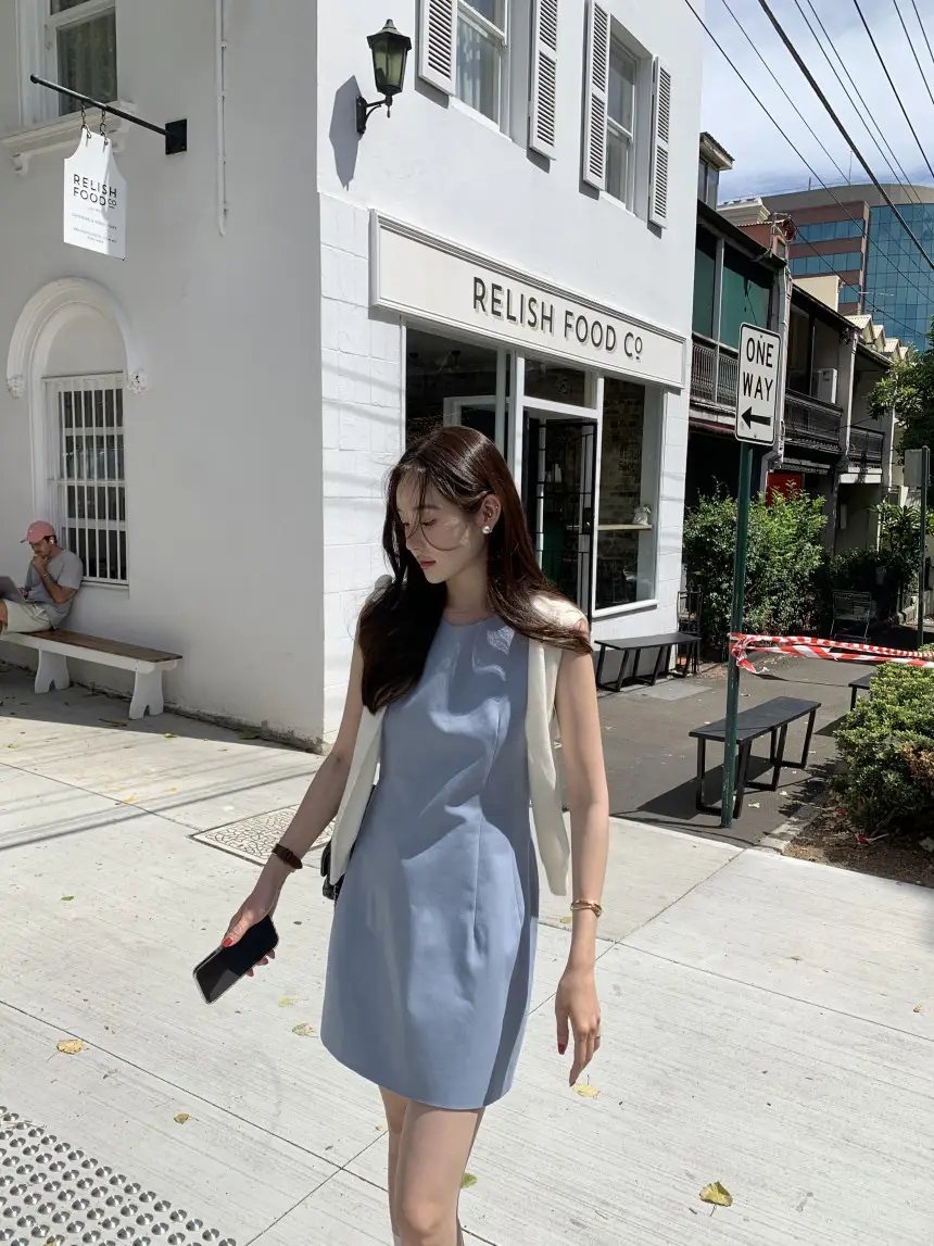 프렌치 심플 라운드넥 민소매 원피스 상세 이미지 50