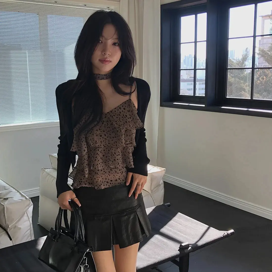 여성용 벨벳 블라우스 상세 이미지 34