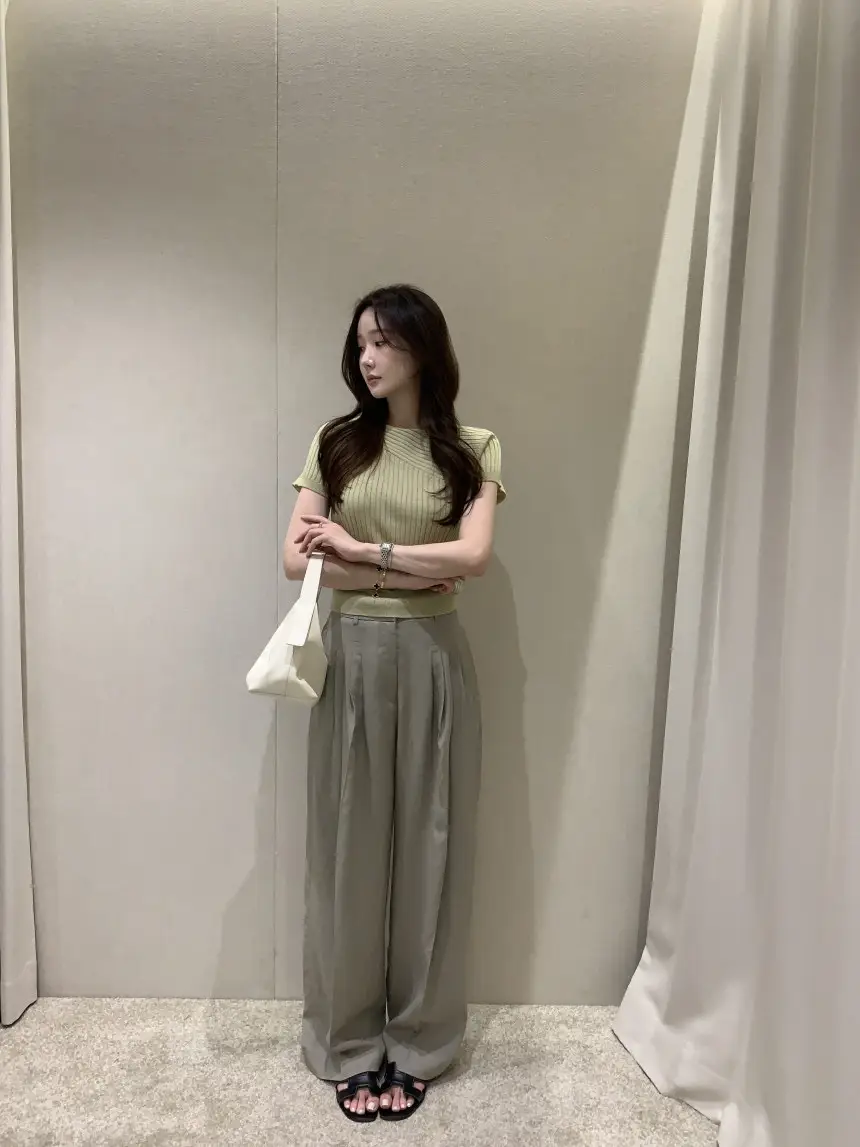 여성용 프리미엄 브랜드 캐주얼 니트 티셔츠 상세 이미지 15
