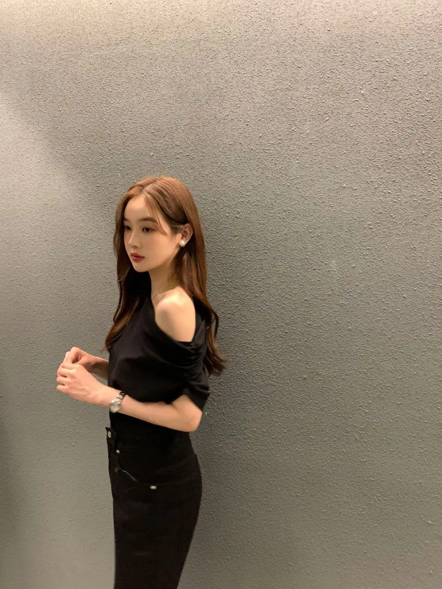 프렌치 원숄더 티셔츠 상세 이미지 17