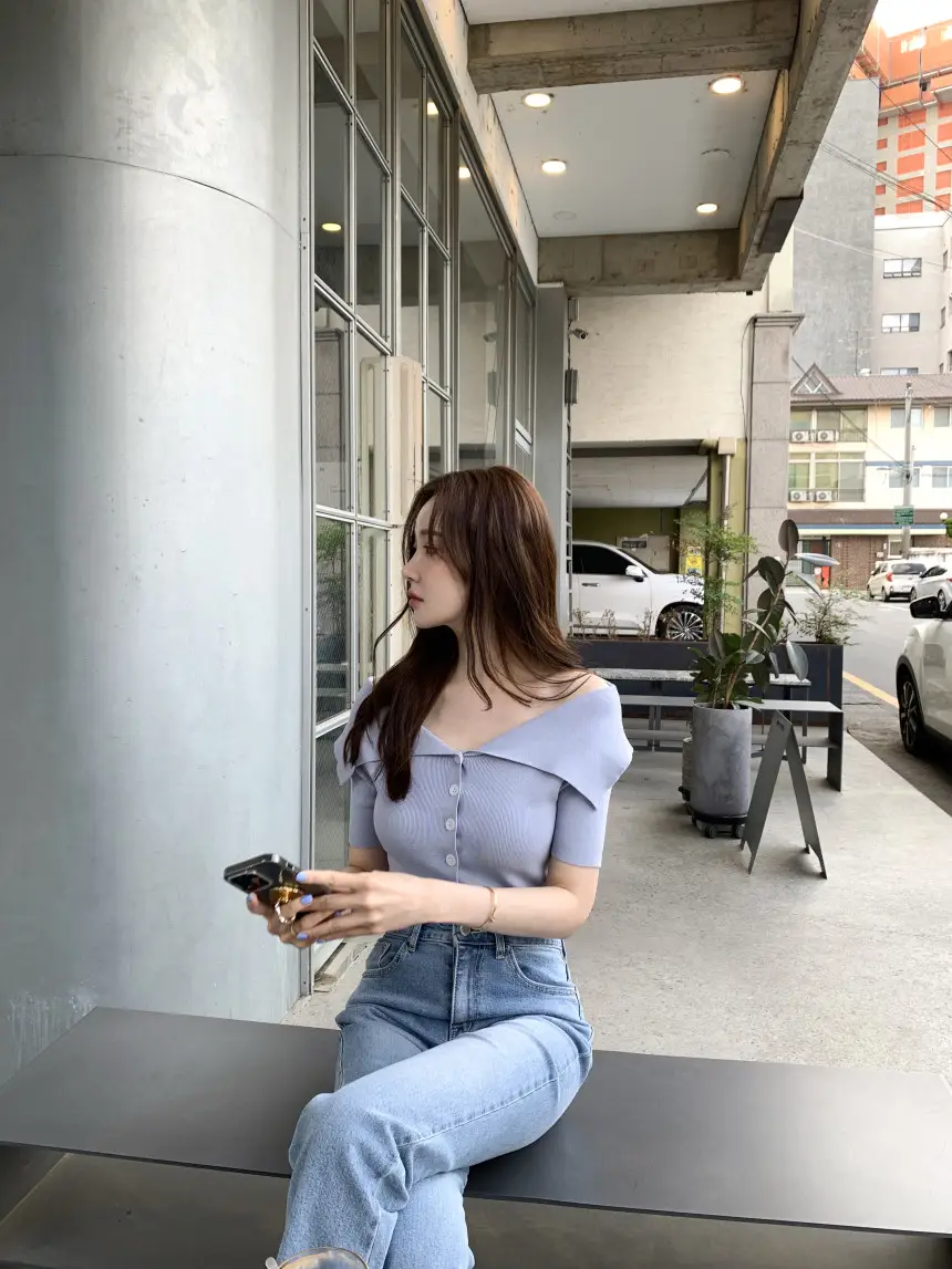 오프숄더 반소매 니트 상세 이미지 11