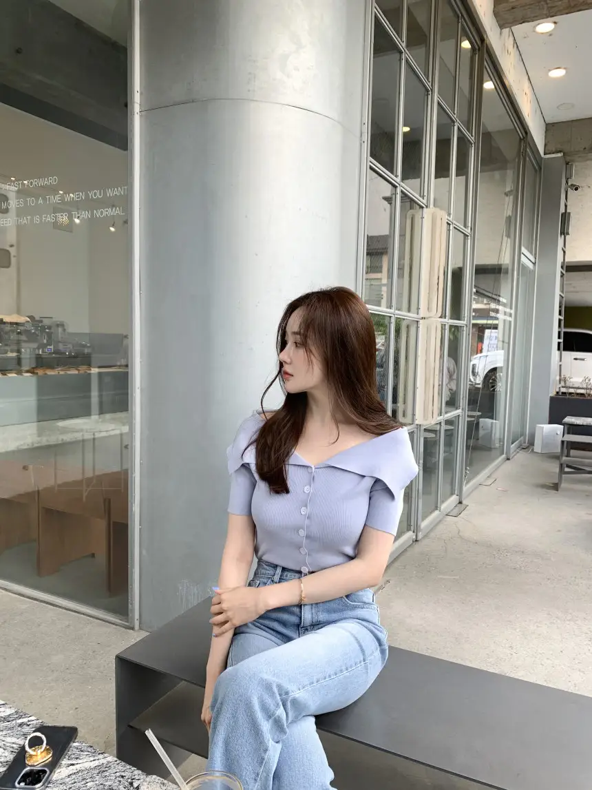 오프숄더 반소매 니트 상세 이미지 15