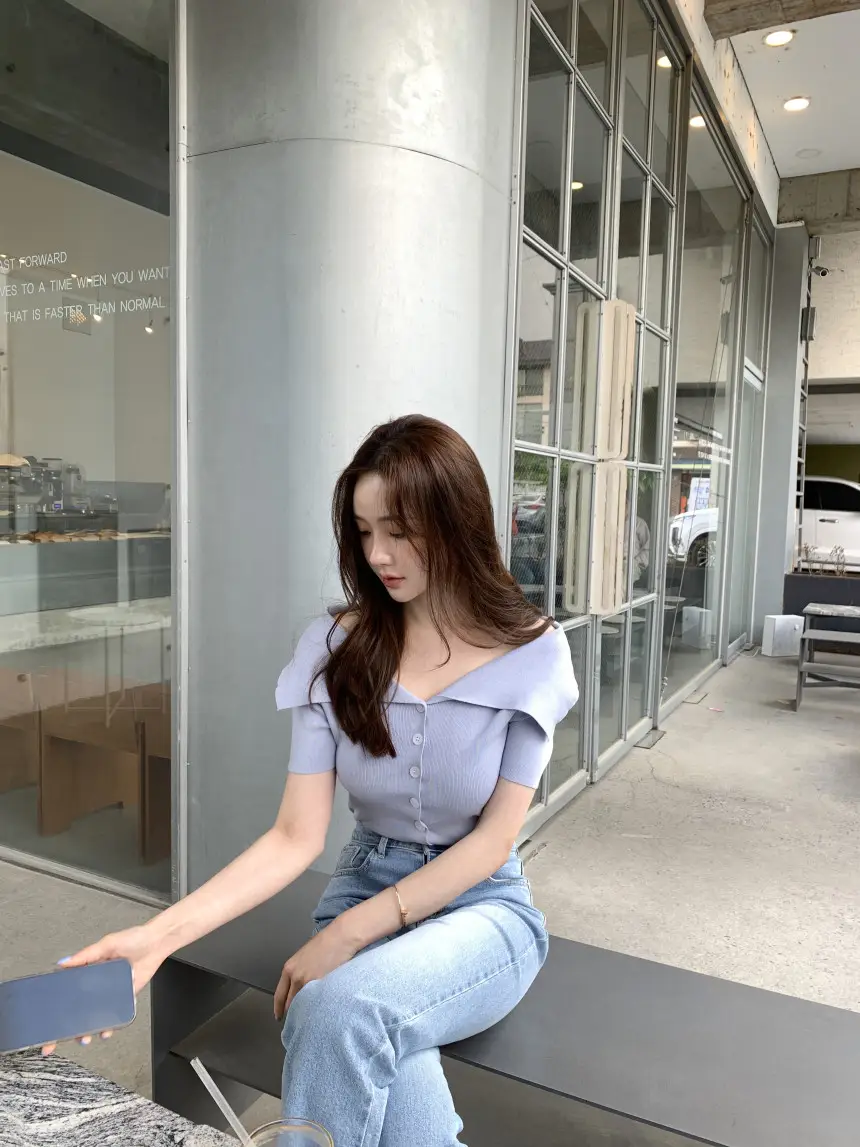 오프숄더 반소매 니트 상세 이미지 16
