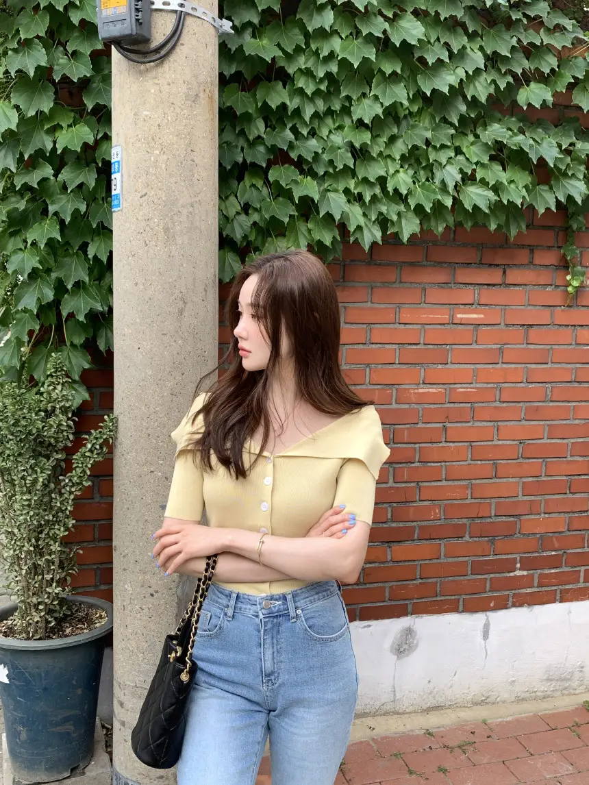 오프숄더 반소매 니트 상세 이미지 25