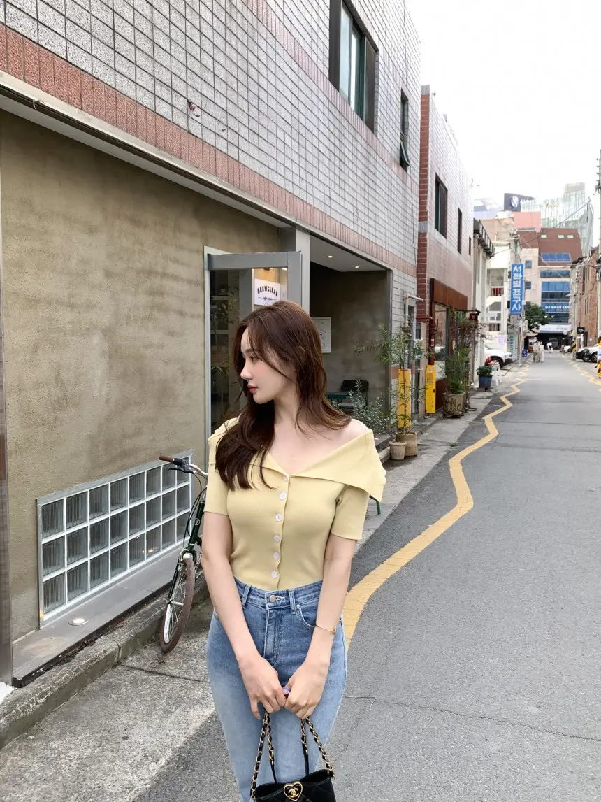 오프숄더 반소매 니트 상세 이미지 28