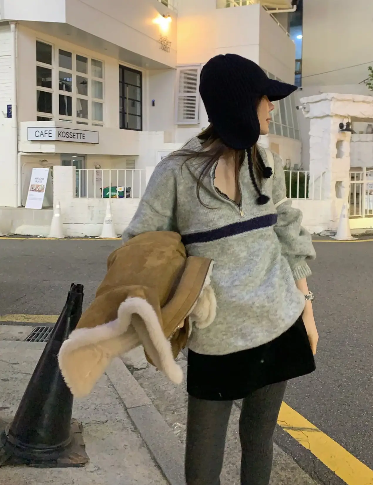 스탠드 칼라 지퍼 배색 루즈핏 니트 상세 이미지 3