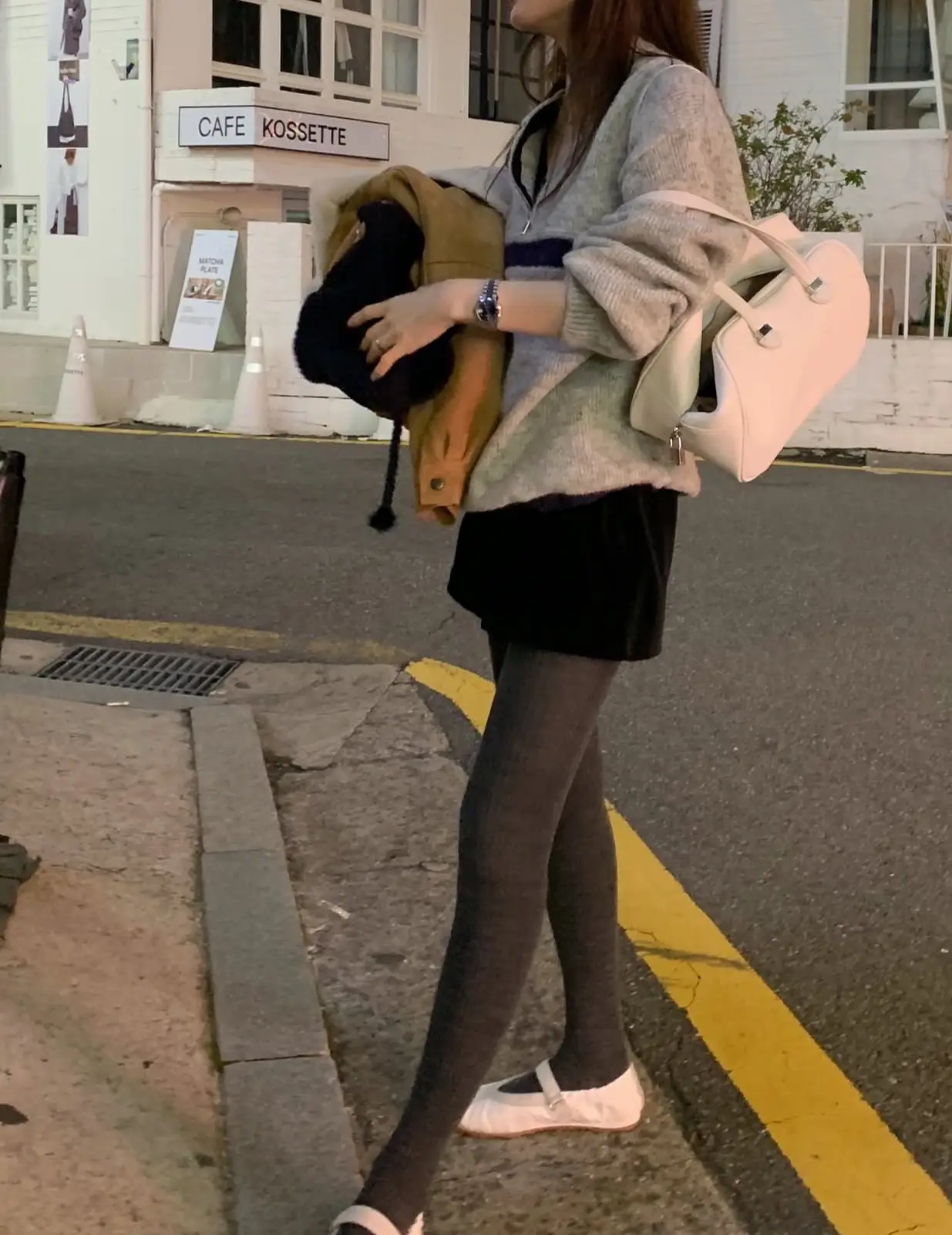 스탠드 칼라 지퍼 배색 루즈핏 니트 상세 이미지 4
