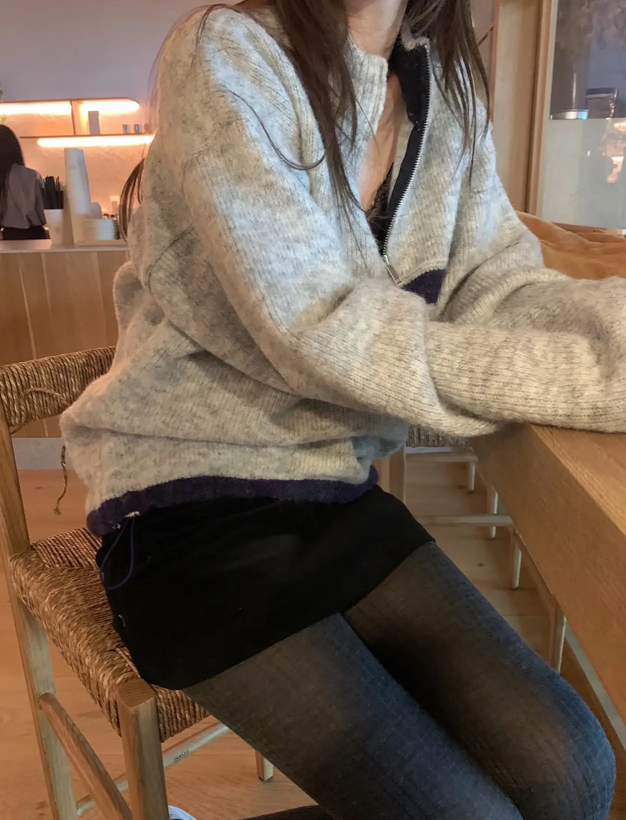 스탠드 칼라 지퍼 배색 루즈핏 니트 상세 이미지 10