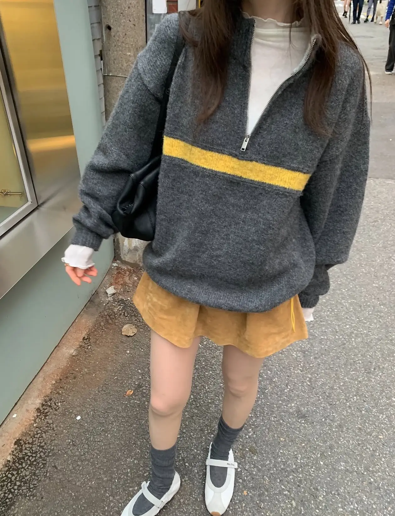 스탠드 칼라 지퍼 배색 루즈핏 니트 상세 이미지 31