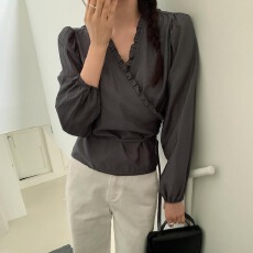 批发<b class='q'>韩国</b>chic秋季新款ins设计感木耳斜边腰部系带显瘦衬衫