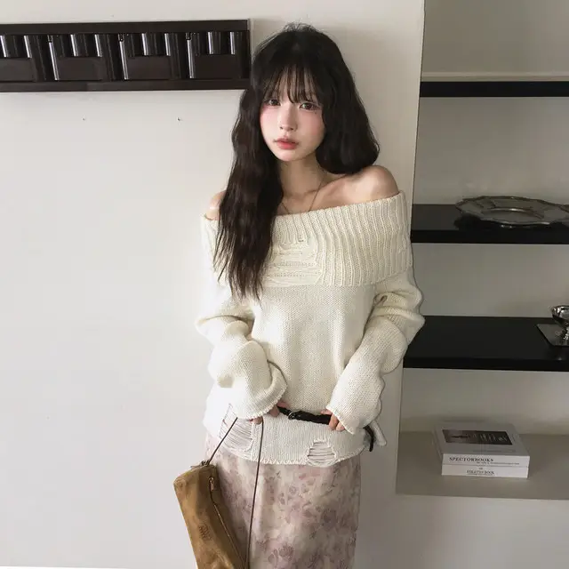 오프숄더 디스트로이드 니트 상세 이미지 44