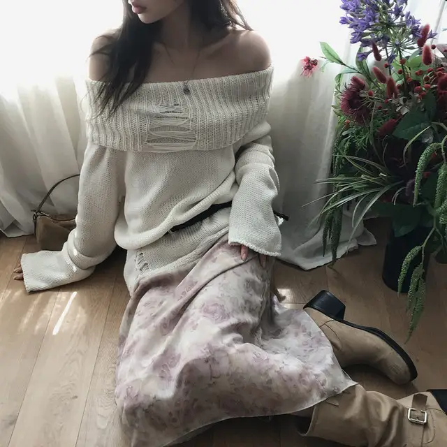 오프숄더 디스트로이드 니트 상세 이미지 50