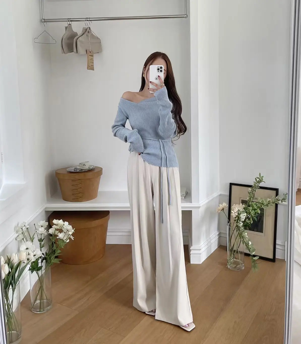 V넥 끈 디테일 긴소매 니트 (4color) 상세 이미지 5