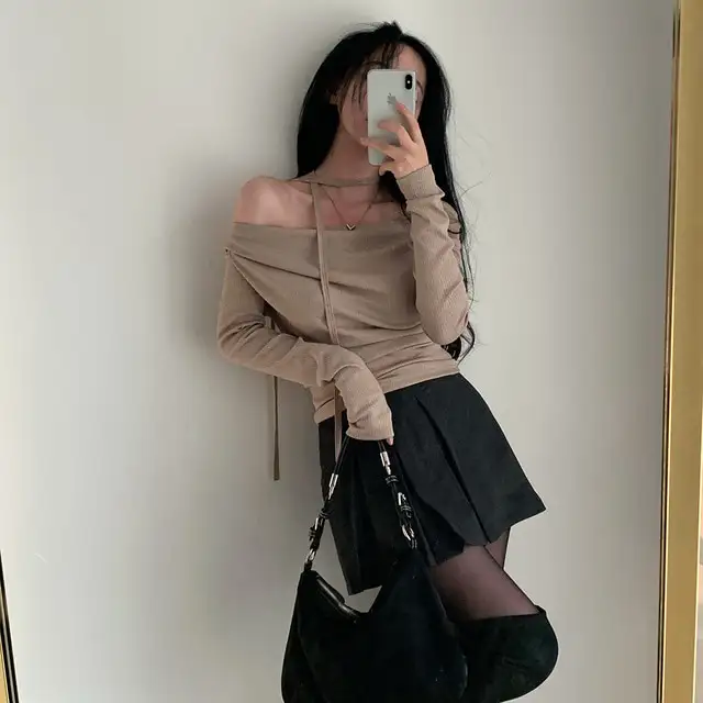 레트로 오프숄더 긴소매 티셔츠 (4color) 상세 이미지 10