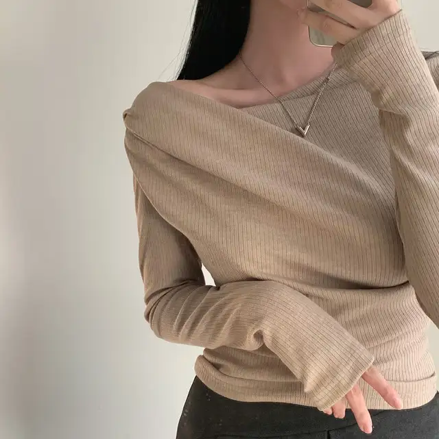 레트로 오프숄더 긴소매 티셔츠 (4color) 상세 이미지 22
