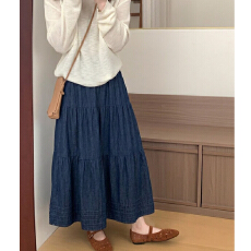 批发2026春装<b class='q'>复古</b>法式水洗丹宁风拼接收褶小众不规则显瘦中长款半身裙