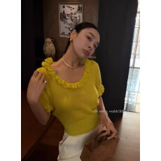 批发韩系氛围木耳边V领针织衫女春<b class='q'>夏</b>薄款微透设计感小众收腰辣妹上衣