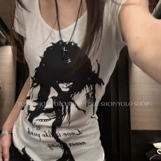 批发YOLO SHOP 5/13 新品95折 朋克挚爱<b class='q'>原创</b>白色<b class='q'>设计</b>感印花正肩V领T恤