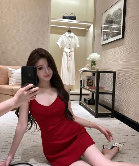 fbblimit 黛 웨스트 미스 순수한 욕망 분위기 몸매 가꾸기 쇼트 스타일 홀로우 아웃 자수 V넥 드레스