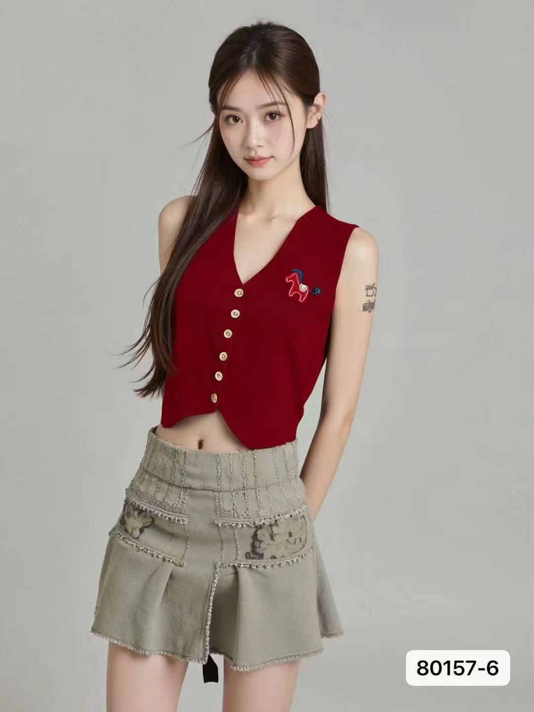 한 부서 니트 작은 베스트 작은 말 자수 민소매 2026 봄 아모이 ins 트렌디 패션 섹시함 디자인 센스 연령 감소 m