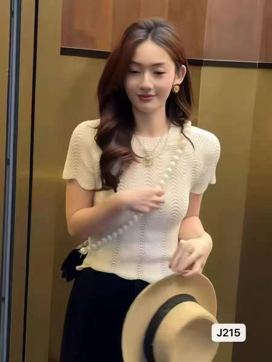 품격 라운드 넥 홀로우 아웃 물결무늬 레이스 니트 풀오버 반팔 다용도 수 있습니다. 소금 달콤한 2026 봄 아모이 ins 트렌디 아름다움 k