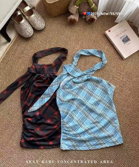 체크무늬 곡물 행침 목 조끼 한일 ootd 비스듬한 칼라 오프숄더 천년기 2026 아모이 ins 트렌디 스트랩 주름 장식 디자인 g