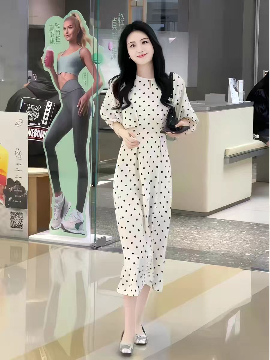2026 여름 새로운 차 휴식 프랑스식 고급 센스 품격 롱 스커트 허리 수축 슬림해 보이는 도트 무늬 여성 드레스