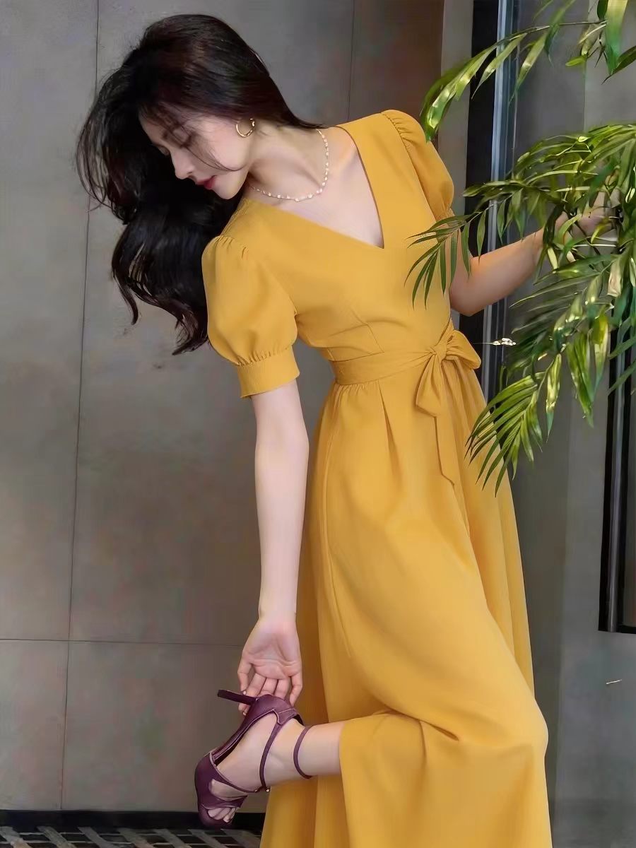 프랑스식 품격 황색 거품 소매 여성 드레스 2026 여름 새로운 작은 키 고급 센스 허리 수축 길다 치마