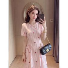 批发2026设计感法式粉色条纹樱桃短袖<b class='q'>连衣裙</b>女夏收腰气质长裙大码女装
