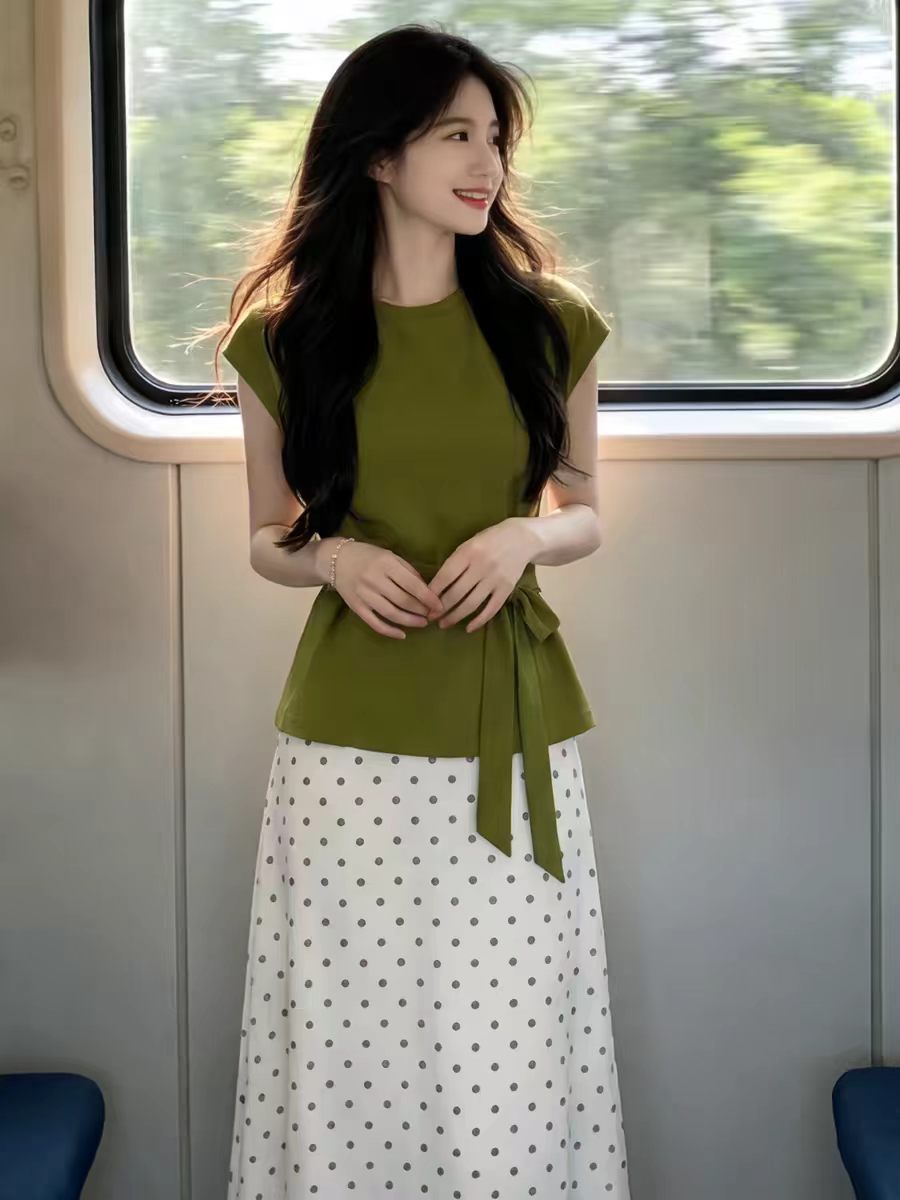 자이언트 잘 생긴 전체 집합 ootd 착용 가져 가라. 여름 여성 녹색 레이스업 반팔 맨위 반신 스커트 고유 한 아름다운 투피스 세트