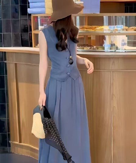 민소매 베스트 세트 여자 2026 새로운 여름 품격 고급 센스 작은 샤넬 스타일 파란색 반신 스커트 투피스 세트