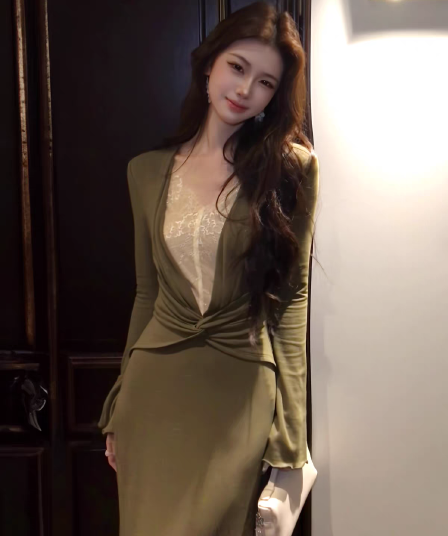 녹색 레이스 V넥 긴팔 니트 여성 드레스 조기 가을 순수한 욕망 품격 아름다운 허리 수축 인어 꼬리 길다 치마