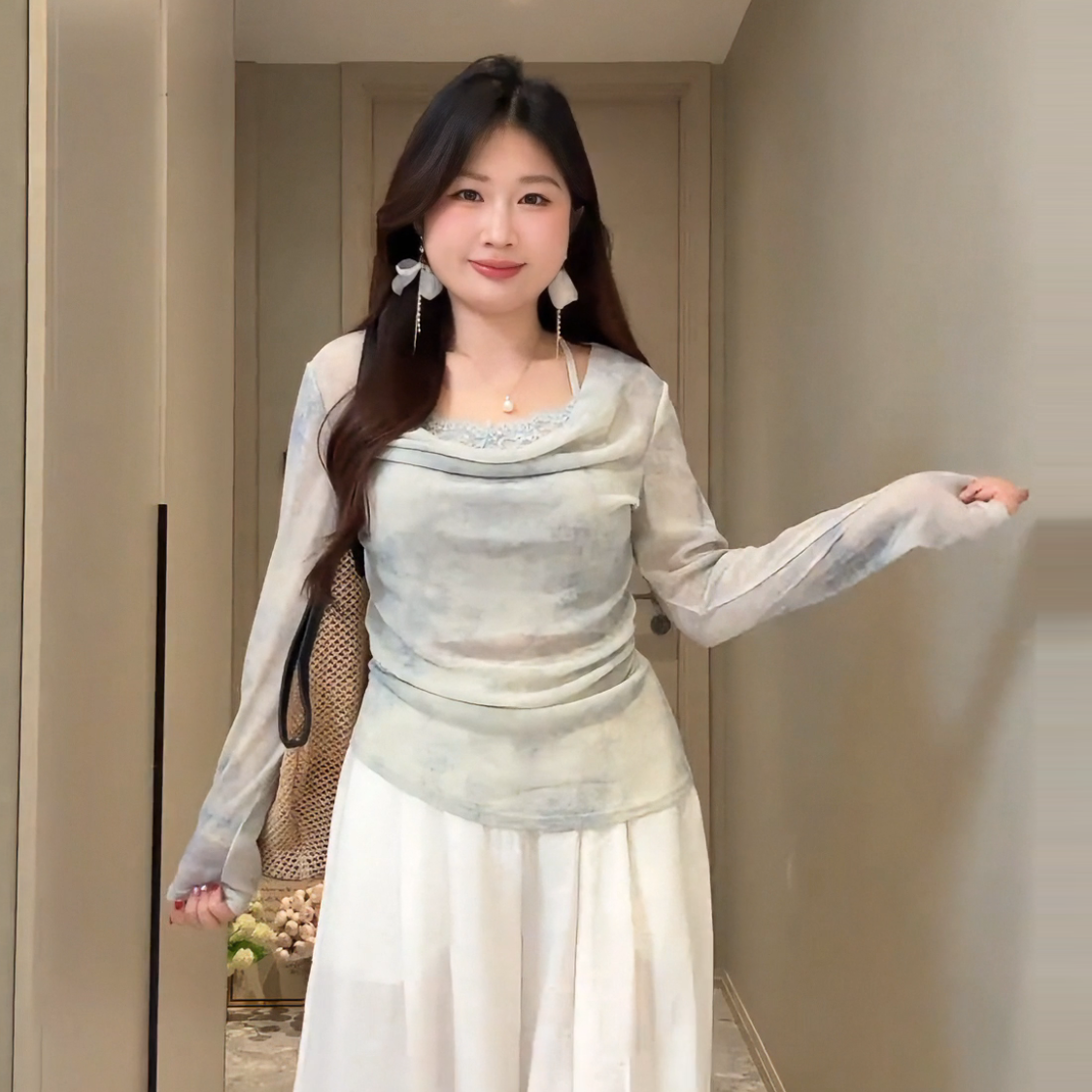 빅 사이즈 지방 mm 프랑스식 느긋한 바람 페이크 레이어드 흔들다 칼라 긴팔 티셔츠 여성 의류 여름 슬림해 보이는 품격 홀치기 염색 맨위