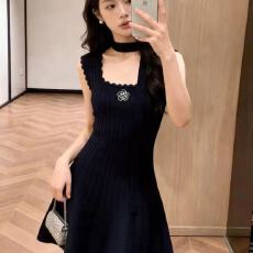 批发2026夏季法式千金感小香风方领系带短款针织背心<b class='q'>连衣裙</b>无袖短