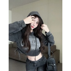 批发实拍美式复古渐变短款套头连帽卫衣<b class='q'>女</b>立体母印花抽绳显瘦高级上衣