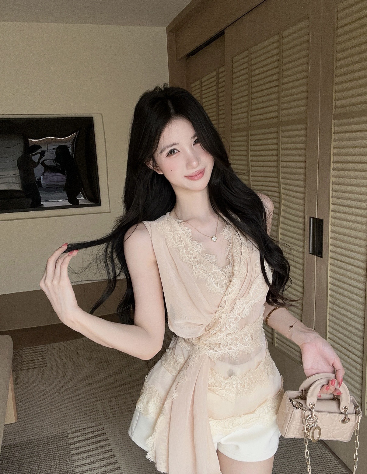 실사 부드러운 바람 순수한 욕망 레이스 셔츠 V넥 디자인 센스 비대칭 비틀림 작은 맨위