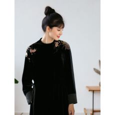 批发2026年秋季新款女装<b class='q'>绣花</b>金丝绒<b class='q'>连衣裙</b>长款光泽垂顺禅意新中式长裙