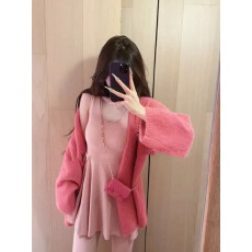 批发超厚看软糯长袖毛衣外套女秋冬慵懒高级感宽松中长款针织开衫<b class='q'>上衣</b>